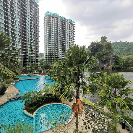 Ipoh Haven Central Lakeview Suite 3Rooms 3-8Pax Exterior photo