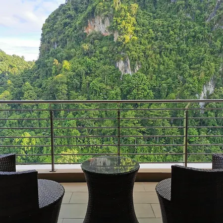 Ipoh Haven Central Lakeview Suite 3Rooms 3-8Pax Exterior photo
